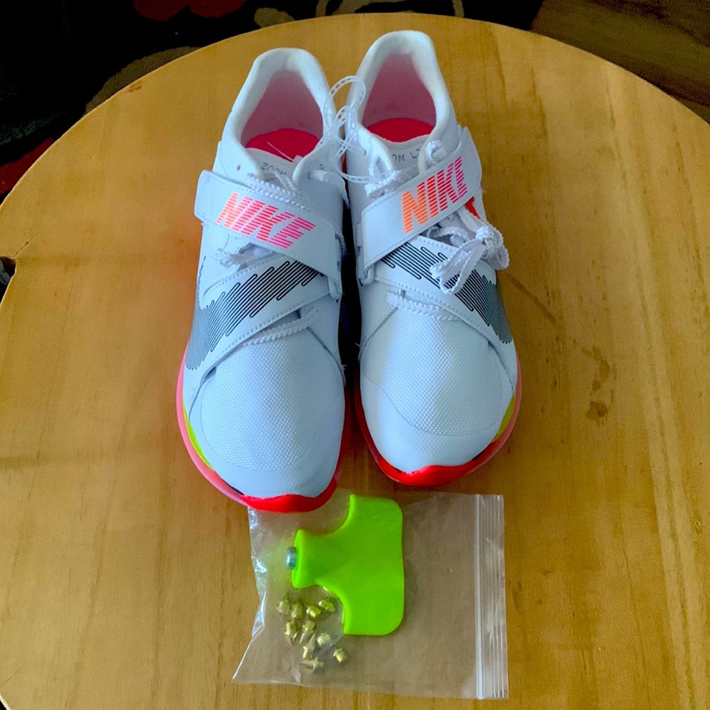 Dead Stock! Air Zoom LJ Elite youth track shoes.Great color way